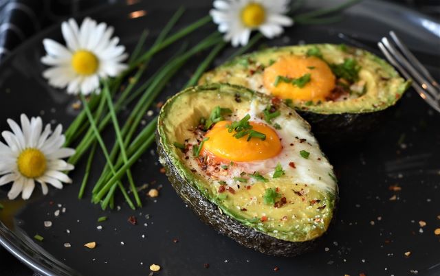 Baked Avocado and Eggs - Can You Eat Unripe Avocado