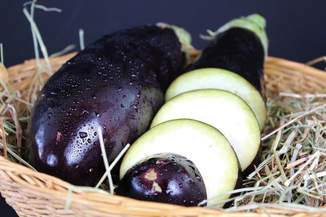 Sliced Raw Eggplant - Can You Eat Raw Eggplant